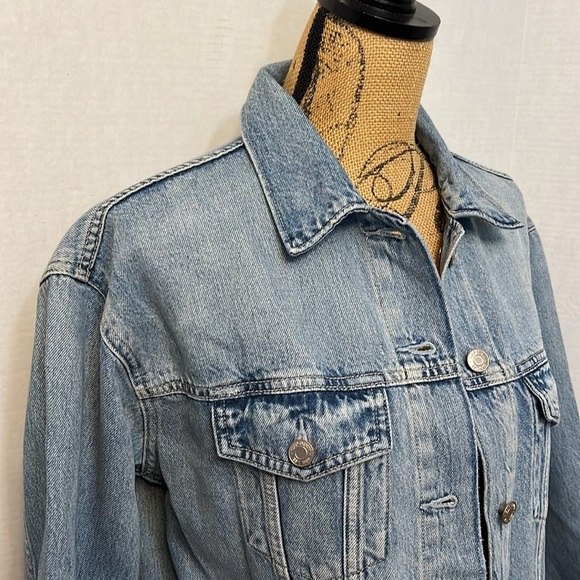 GAP DENIM JEAN JACKET DISTRESSED. WOMENS SIZE SMALL - Picture 6 of 17